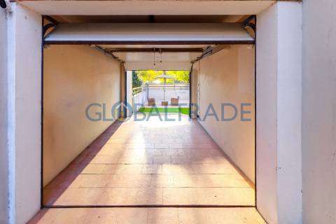 Moradia T3 - Com Habitação T0 R/C em Valongo