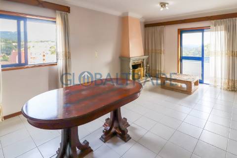 Apartamento T2 no centro de São Pedro da Cova