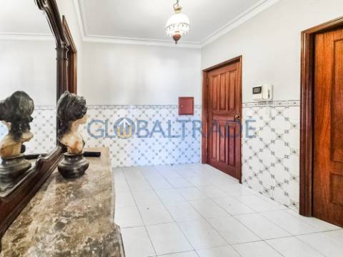 Apartamento T2 no centro de São Pedro da Cova