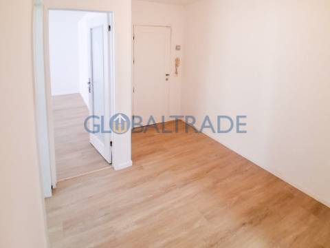 Apartamento T3 Renovado em Baguim do Monte