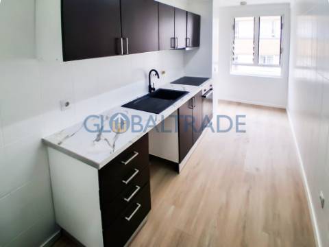 Apartamento T3 Renovado em Baguim do Monte