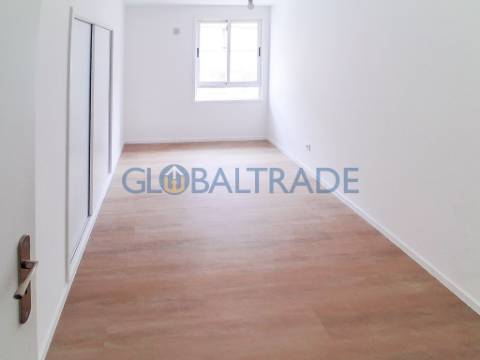 Apartamento T3 Renovado em Baguim do Monte