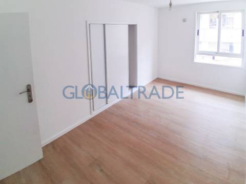 Apartamento T3 Renovado em Baguim do Monte