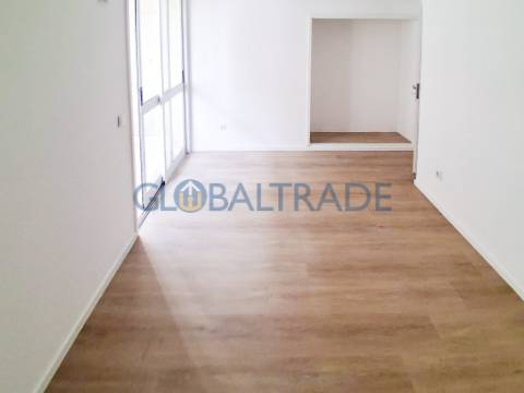 Apartamento T3 Renovado em Baguim do Monte