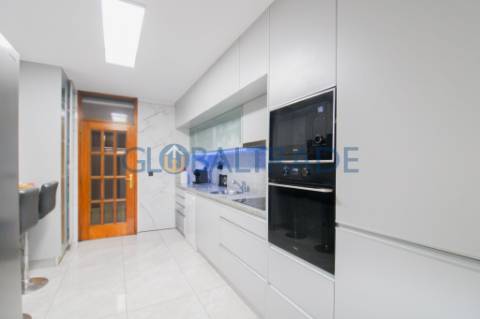 Apartamento T3 Renovado em Rio Tinto