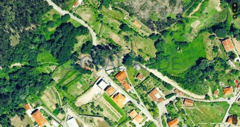 Terreno Urbano 1 798m² em Melres