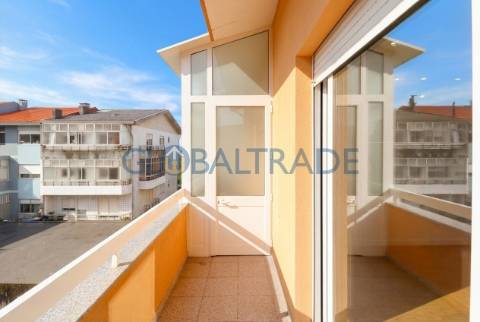 Apartamento T3 Renovado & Equipado em Águas Santas