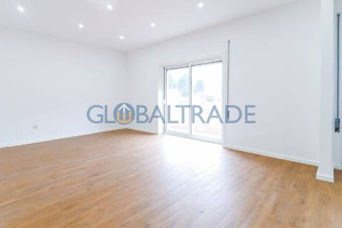 Apartamento T3 Renovado & Equipado em Águas Santas