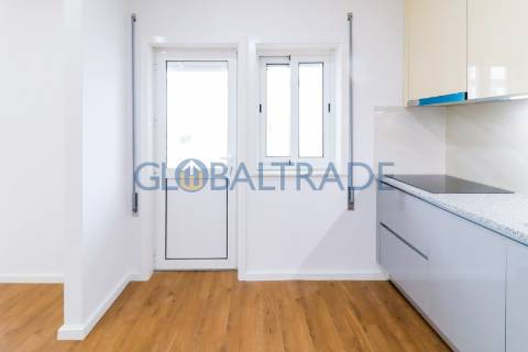 Apartamento T3 Renovado & Equipado em Águas Santas