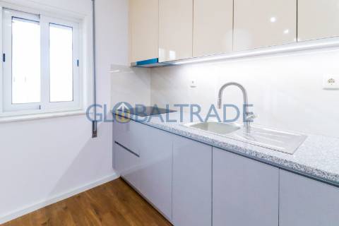 Apartamento T3 Renovado & Equipado em Águas Santas