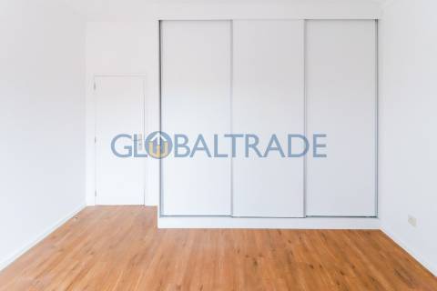 Apartamento T3 Renovado & Equipado em Águas Santas