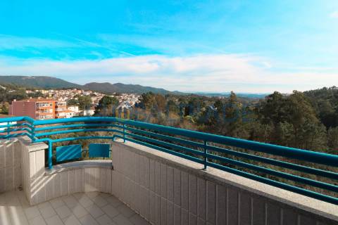 Apartamento T2 no centro de São Pedro da Cova