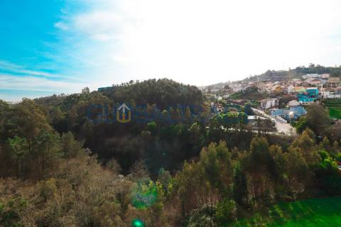 Apartamento T2 no centro de São Pedro da Cova