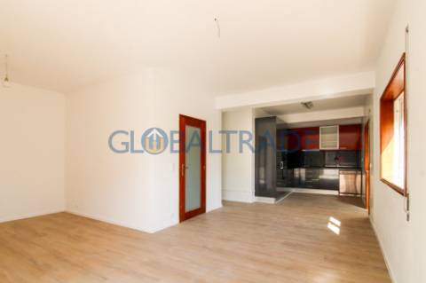 Apartamento T2 Renovado em Baguim do Monte