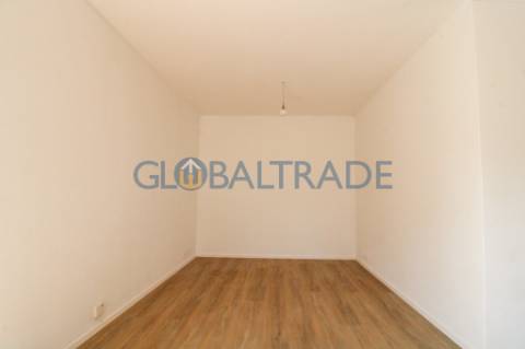 Apartamento T2 Renovado em Baguim do Monte