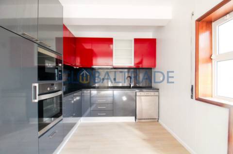 Apartamento T2 Renovado em Baguim do Monte