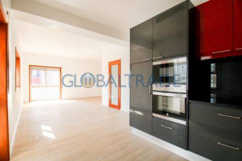 Apartamento T2 Renovado em Baguim do Monte