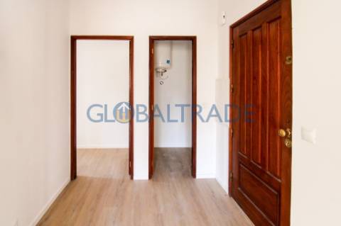 Apartamento T2 Renovado em Baguim do Monte