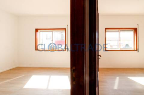 Apartamento T2 Renovado em Baguim do Monte