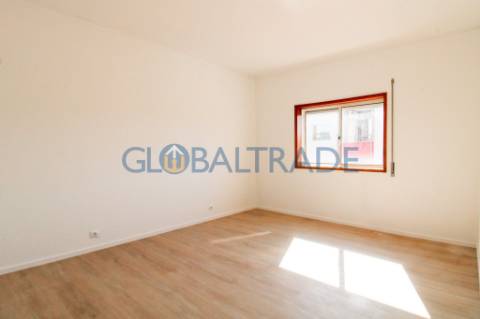 Apartamento T2 Renovado em Baguim do Monte