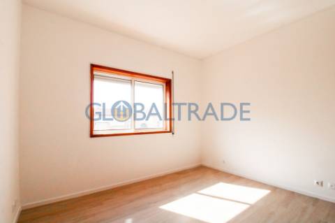 Apartamento T2 Renovado em Baguim do Monte