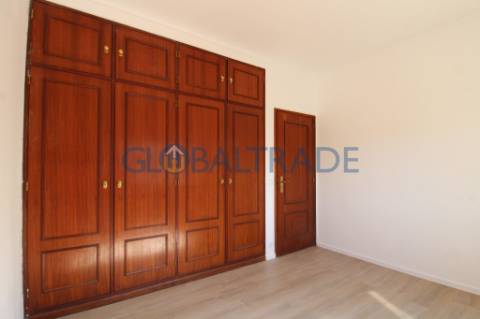 Apartamento T2 Renovado em Baguim do Monte