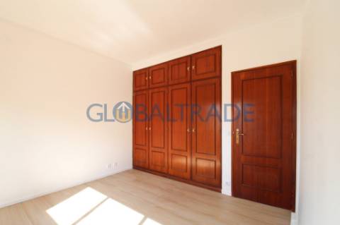 Apartamento T2 Renovado em Baguim do Monte