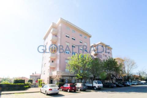 Apartamento T2 Renovado em Baguim do Monte