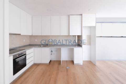 Apartamento T2 Renovado & Equipado em Baguim do Monte