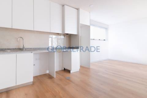 Apartamento T2 Renovado & Equipado em Baguim do Monte