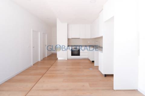 Apartamento T2 Renovado & Equipado em Baguim do Monte