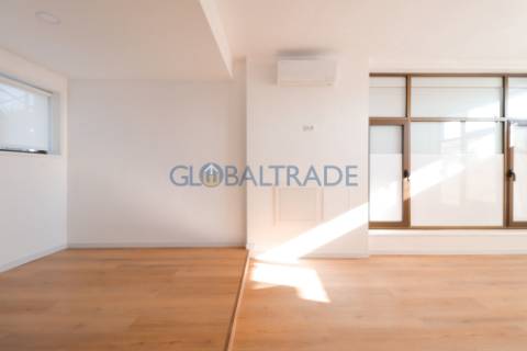 Apartamento T2 Renovado & Equipado em Baguim do Monte