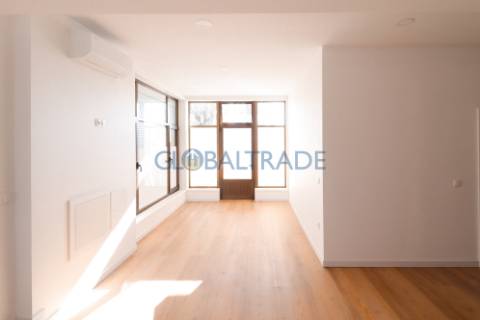 Apartamento T2 Renovado & Equipado em Baguim do Monte