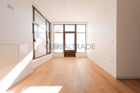 Apartamento T2 Renovado & Equipado em Baguim do Monte