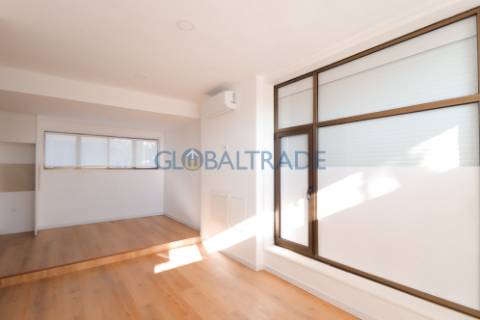 Apartamento T2 Renovado & Equipado em Baguim do Monte