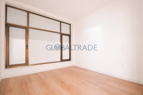 Apartamento T2 Renovado & Equipado em Baguim do Monte