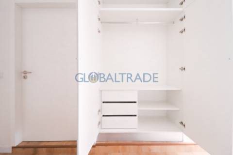 Apartamento T2 Renovado & Equipado em Baguim do Monte