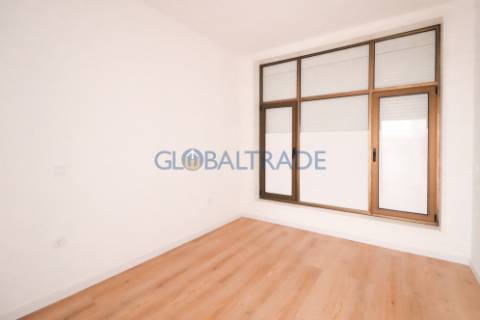 Apartamento T2 Renovado & Equipado em Baguim do Monte