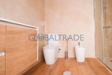 Apartamento T2 Renovado & Equipado em Baguim do Monte