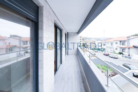 Apartamento T3 NOVO ao Centro de Rio Tinto