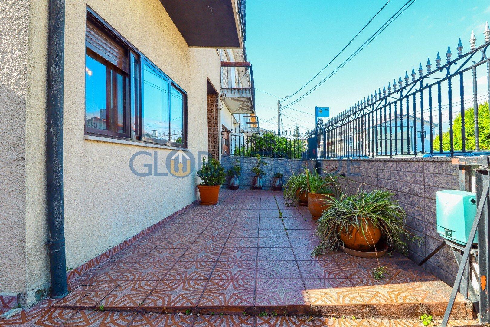 Moradia T4 convertida em Bi-familiar em São Cosme