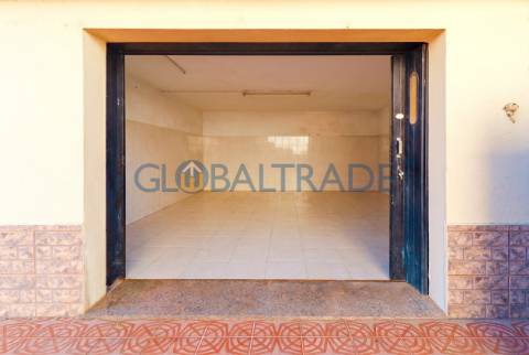 Moradia T4 convertida em Bi-familiar em São Cosme