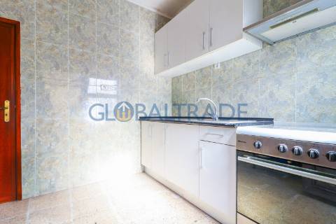 Moradia T4 convertida em Bi-familiar em São Cosme