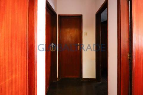 Moradia T4 convertida em Bi-familiar em São Cosme