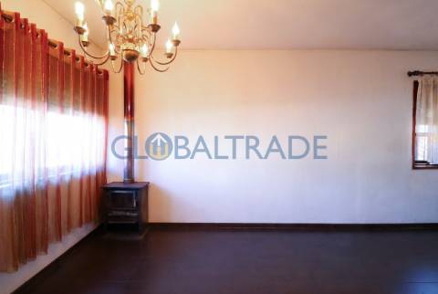 Moradia T4 convertida em Bi-familiar em São Cosme