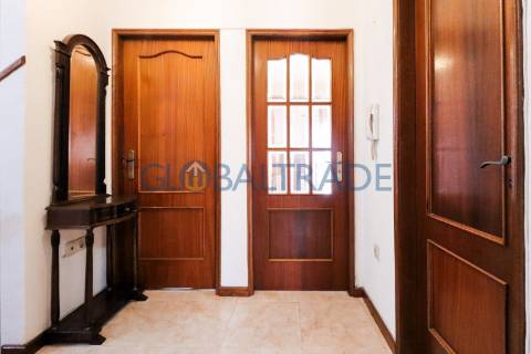 Moradia T4 convertida em Bi-familiar em São Cosme