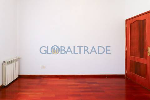 Moradia T4 convertida em Bi-familiar em São Cosme