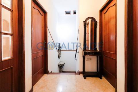 Moradia T4 convertida em Bi-familiar em São Cosme