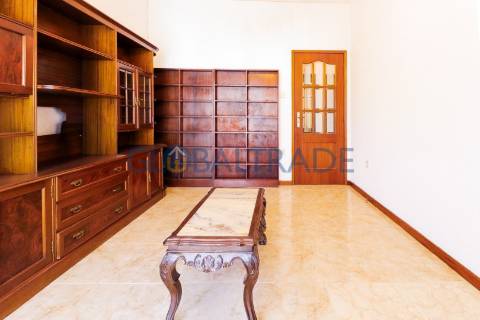 Moradia T4 convertida em Bi-familiar em São Cosme