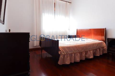 Moradia T4 convertida em Bi-familiar em São Cosme